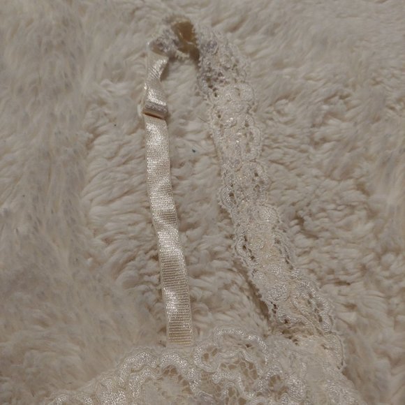 Exilia Ivory Lightly Padded Lace Made in Italy 36A - Picture 12 of 16